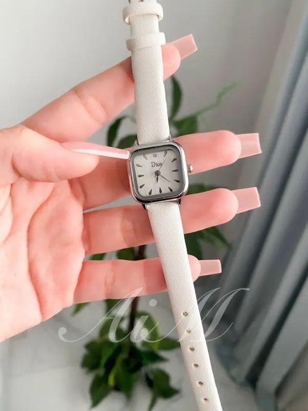 ساعة ليندا النسائية بسوار جلد