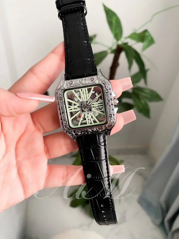 ساعة كارتير كلاسيك تانك جلد رجالي