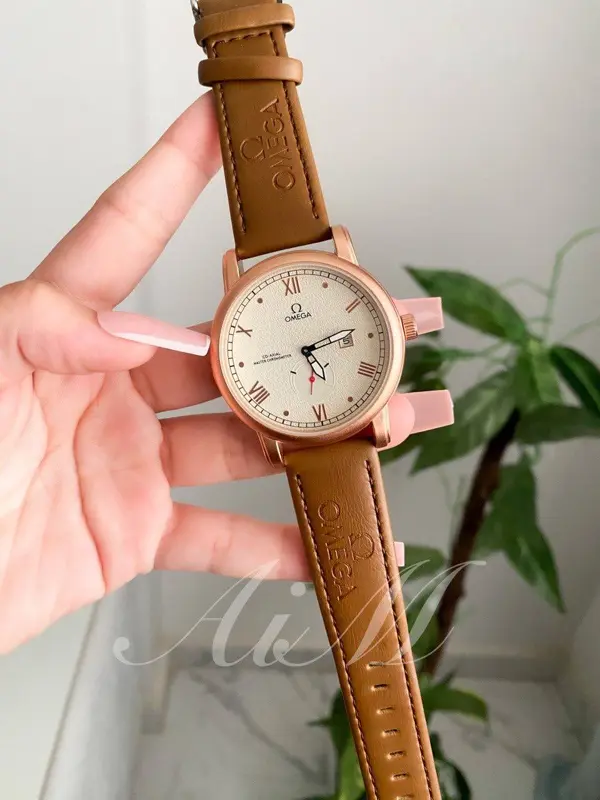 ساعة أوميجا جلد كلاسيك رجالي بقرص أبيض