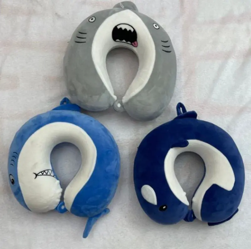 وسادة الرقبة "سي فريندز" المريحة بتصميم سمكة مرحة و3 ألوان