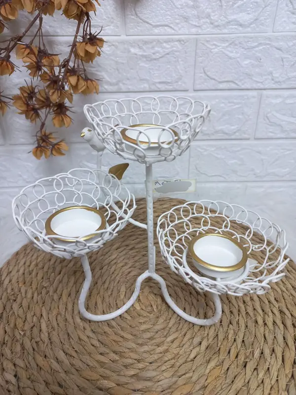 تحفة شمعدان "عصفورة الريف" المعدني الثلاثي لإضاءة أنيقة