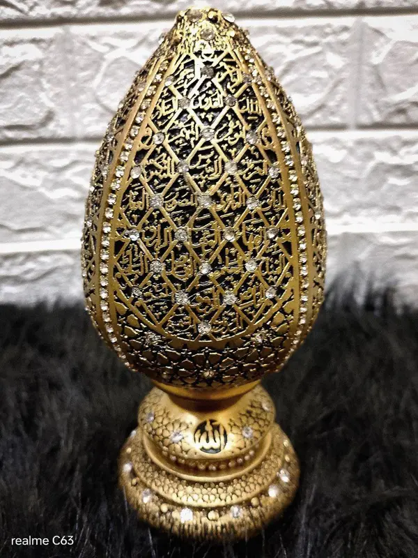 تحفة "منارة السلام" الروحية على شكل مجسم مسجد بتفاصيل فنية