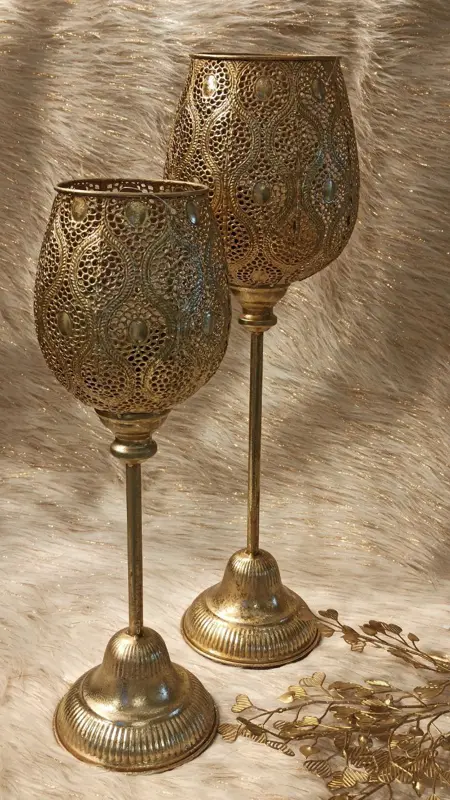 شمعدان "اللمسة العصرية" بتصميم هندسي فني وحجم كبير