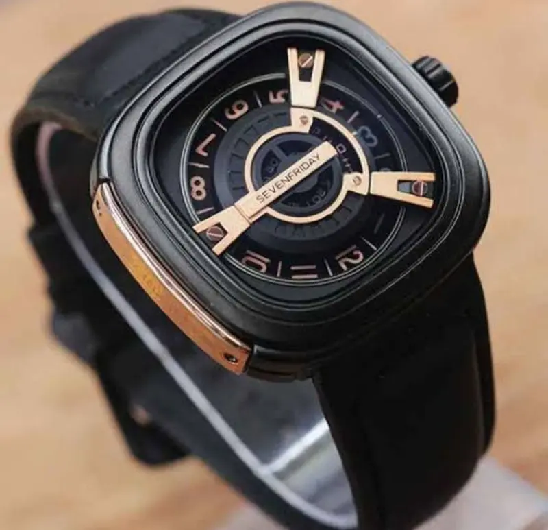 ساعة "SEVEN FRIDAY" الفاخرة بتصميمها الأيقوني وسوار جلد مختوم