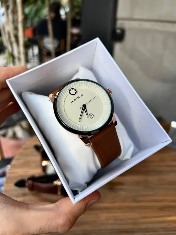 ساعة "MONTBLANC" الرجالية بتصميمها الكلاسيكي الفريد