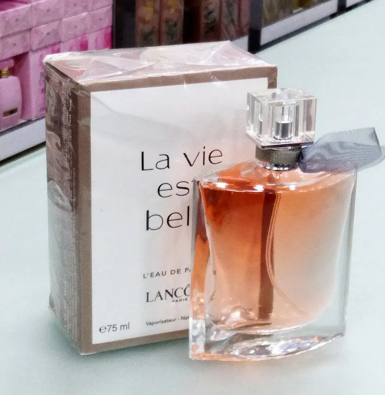 عطر "لايف إيز بيوتيفل" الأنيق للنساء