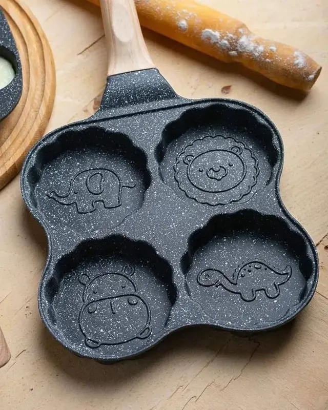 طاسة بان كيك جرانيت بتصميم سمايلي