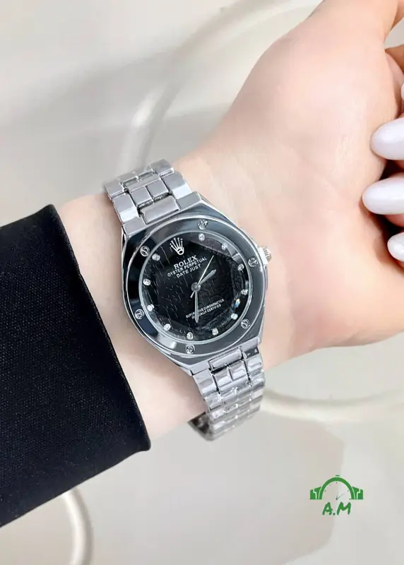 ساعة رولكس حريمي بتصميم كلاسيكي أنيق