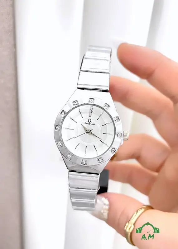 ساعة أوميغا حريمي بتصميم أنيق