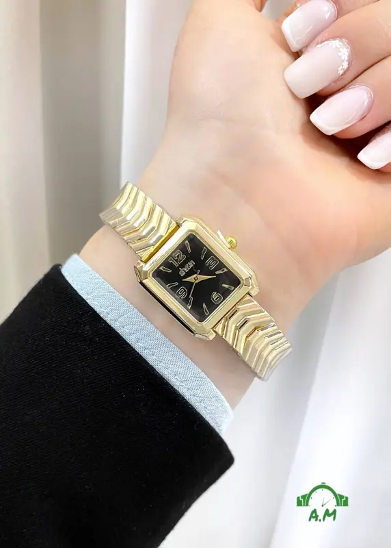 ساعة شي إن حريمي بتصميم عصري