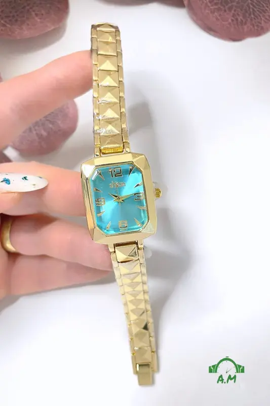 ساعة شي إن حريمي بتصميم مميز