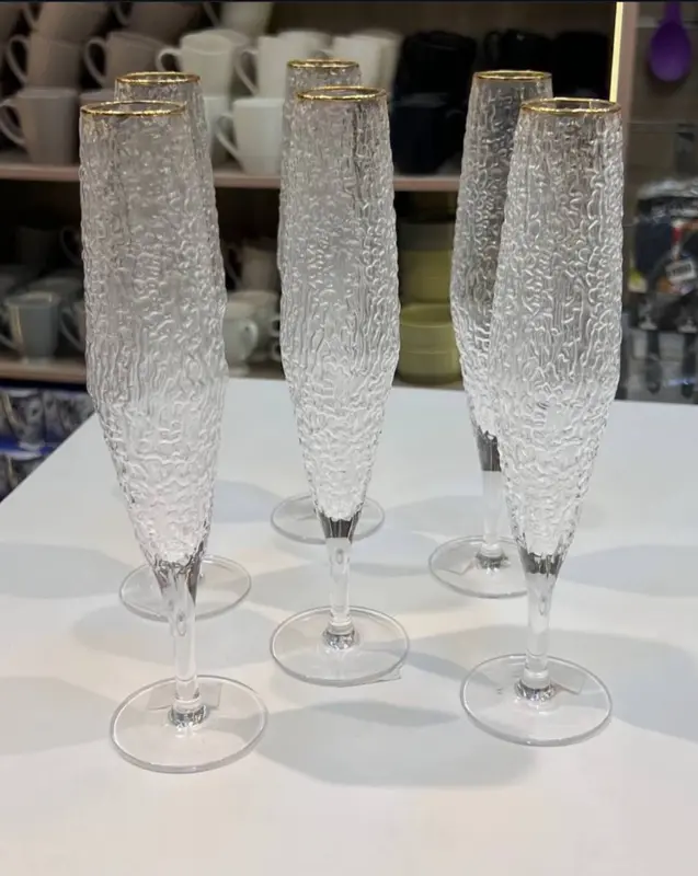 طقم أكواب "كاسكاتا" بتصميم مزخرف وإطار ذهبي