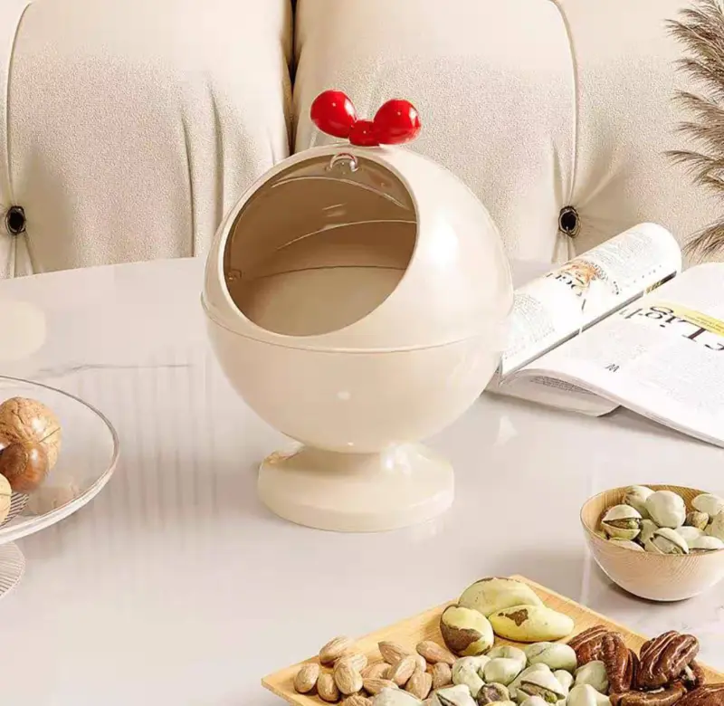 بونبونيرة بلاستيك بقاعدة ومقبض ديكوري مميز