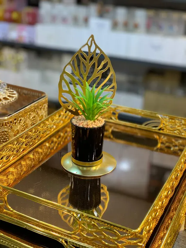 ديكور زرع صناعي بتصميم عصري (معدن وبورسلين)