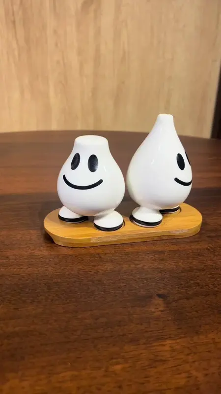 طقم ملح وفلفل سمايل: