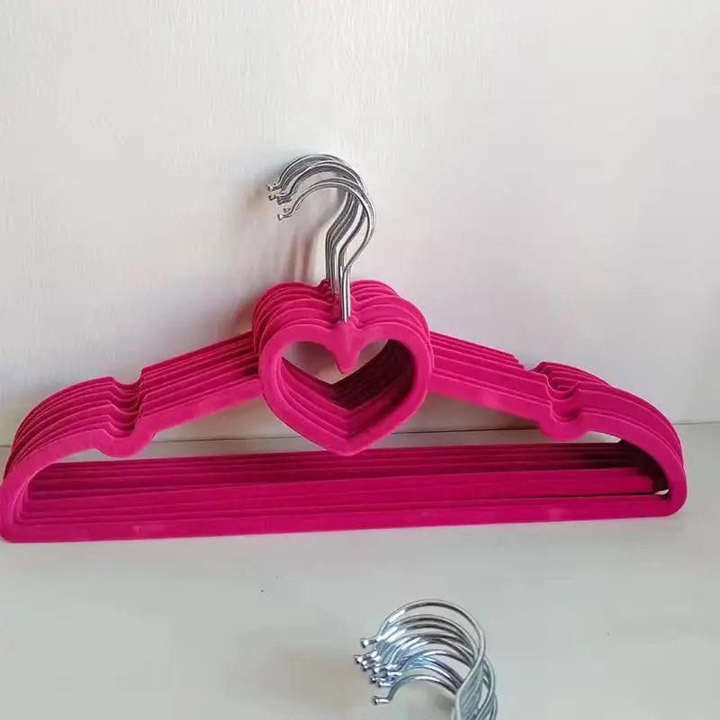 طقم شماعة قطيفة قلب