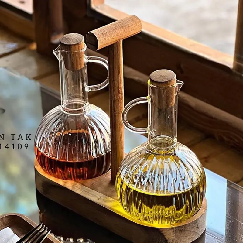 طقم زجاجات زيت وخل زجاجي مع حامل خشبي