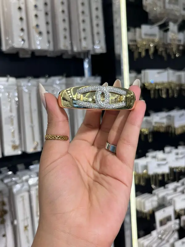 إسوارة "فخامة اللؤلؤ" الذهبية