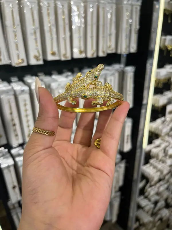 سوار "تمساح النيل" من مجموعة "ذا إليجنت"