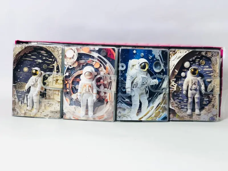 نوت بوك اللاصق بتصميم رائد الفضاء