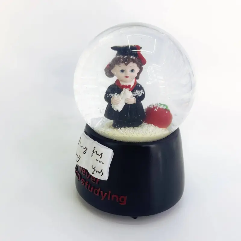 بلّورة التخرج الموسيقية المتحرّكة بالبطارية، تصميمان مميزان